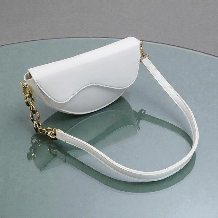 Aurelia Saddle Armpit Bag White